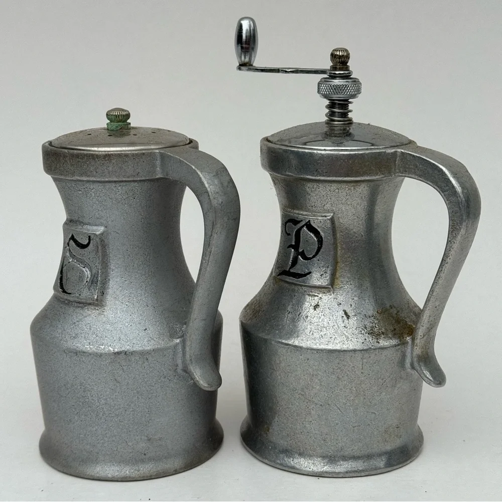 Vintage Salt & Pepper Shaker
